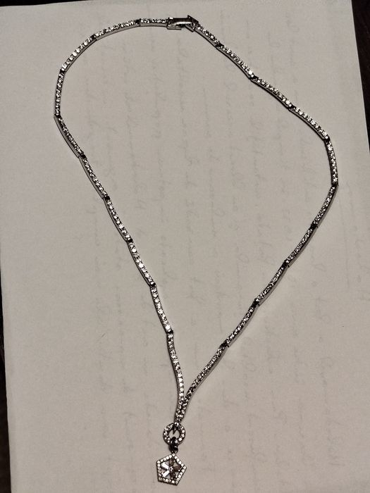 Vând colier nou din argint