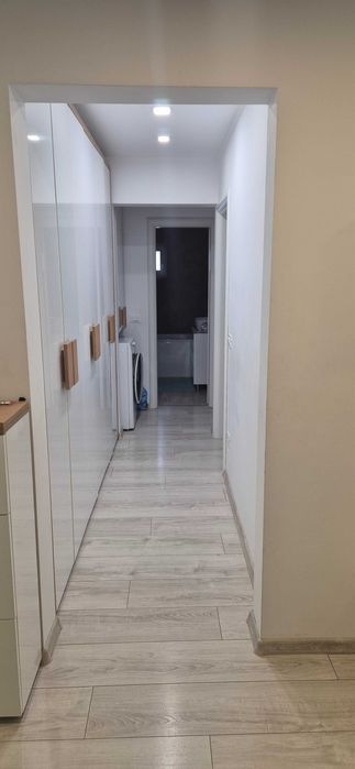 Vand apartament str. Constitutiei,  zona Policlinica 2