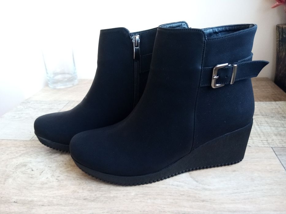 Дамски черни зимни боти обувки на платформа 36 номер