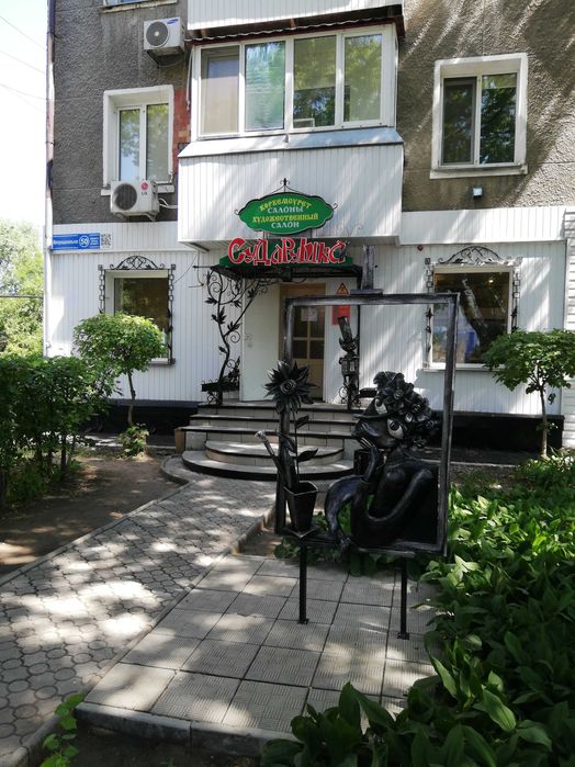 Продам коммерческое помещение (бывший магазин "Сударушка").