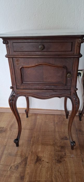 Барокови нощни шкафчета
