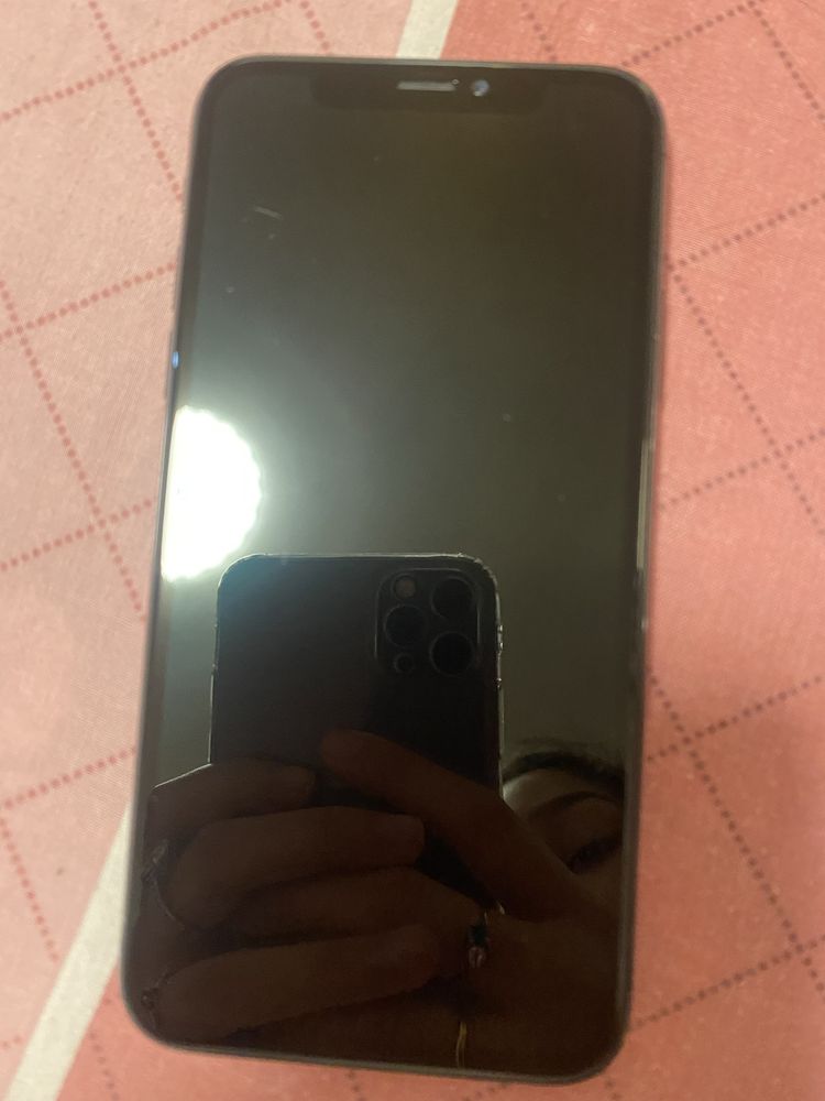 iPhone Xs black. Mai multe detalii,citiți biografia