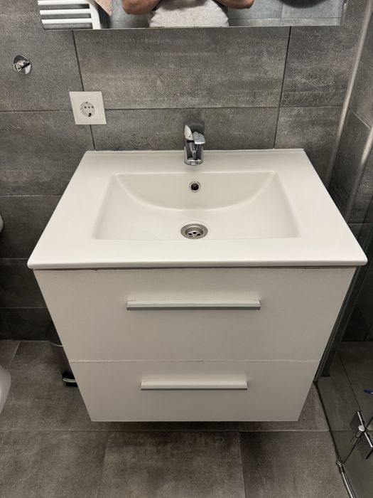 Mobilier baie + lavoar + baterie + dulap cu oglinda