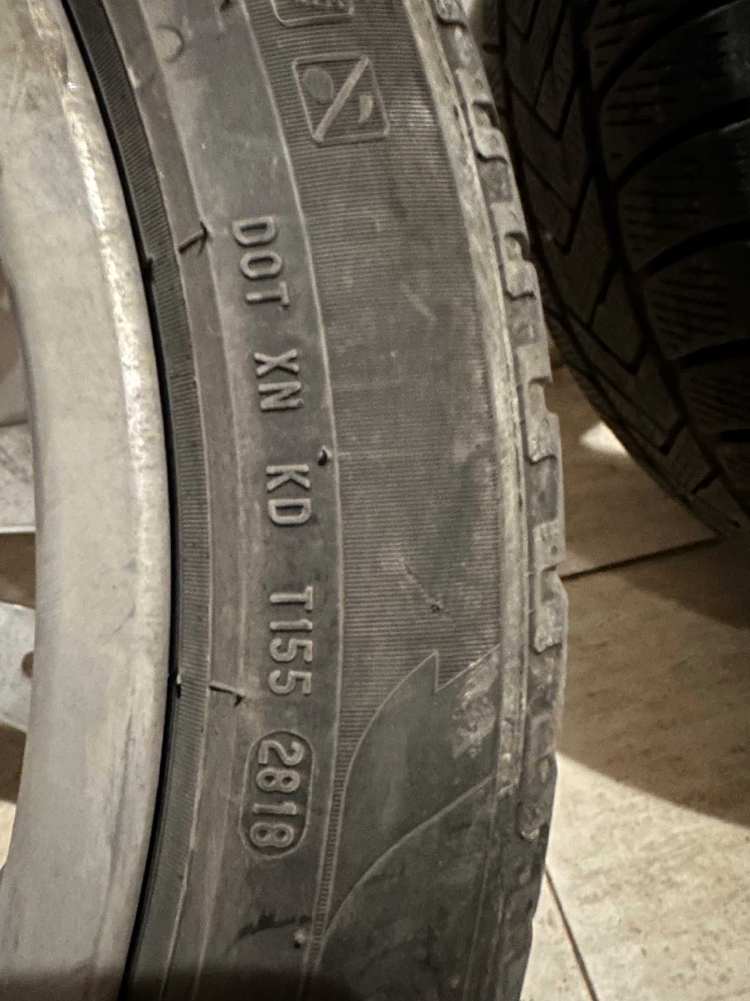 Зимни Гуми Pirelli Scorpion 245/45/20- DOT 2818 5 mm