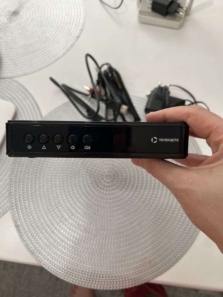 Приемник EVO 9 HD - спутниковая телекарта с пультом управления