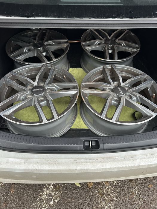 Vand jante firma ALUTEC , ca si noi