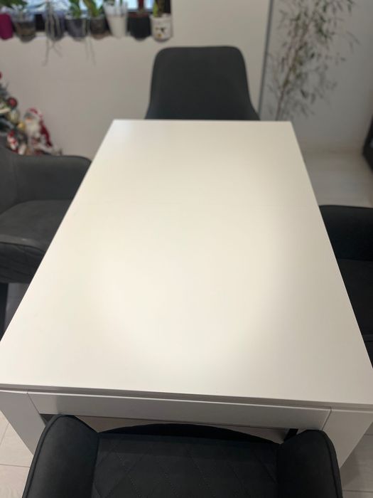 Трапезна разтегателна маса -бял гланц