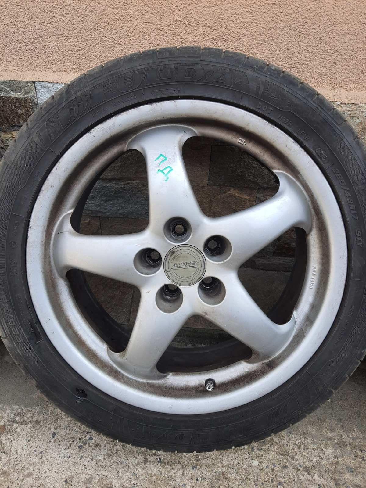 Alutec R17 с подарък гуми за Голф, пасат, VW