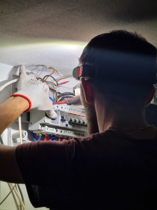 Electrician instalatii electrice rezidentiale si industriale