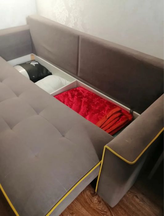 Диван в хорошем состояние