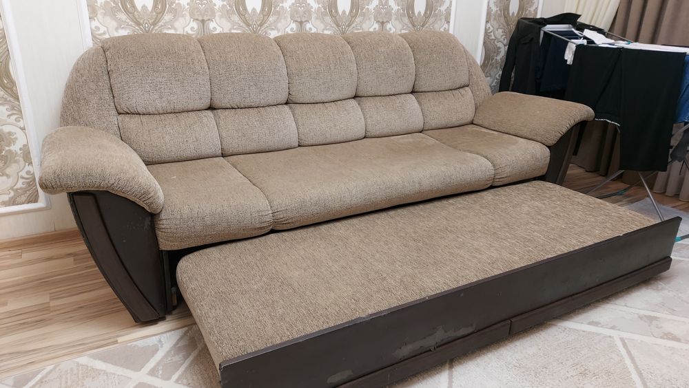 Диван раздвижной  б/у