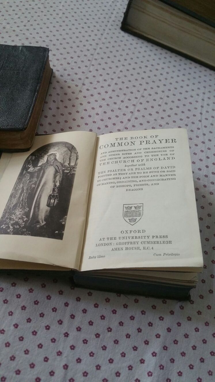 Biblia,cărți de rugăciune în engleza sii Româna