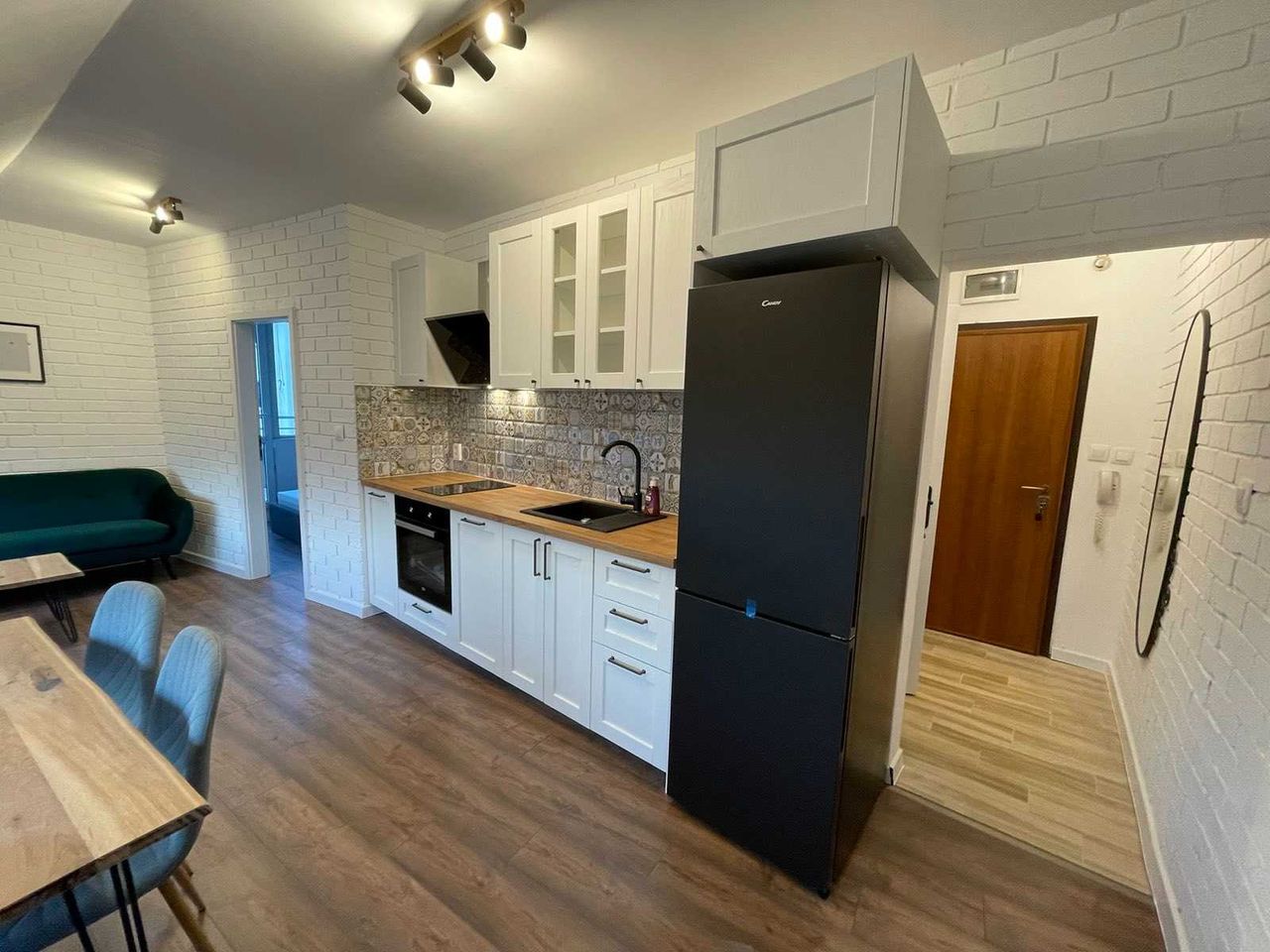 Дава се под наем Двустаен апартамент в София, Младост 2 - 75 кв.м за 675 € - Снимка #2