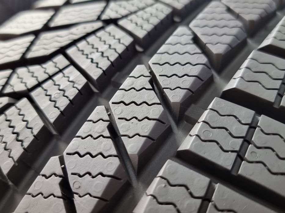 225/55/18 Sailun 4Броя: 440лв 8мм като Нови