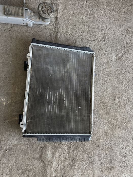 Радиатор Mercedes 210-й кузов