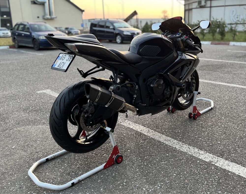 Vând Suzuki GSX-R K7