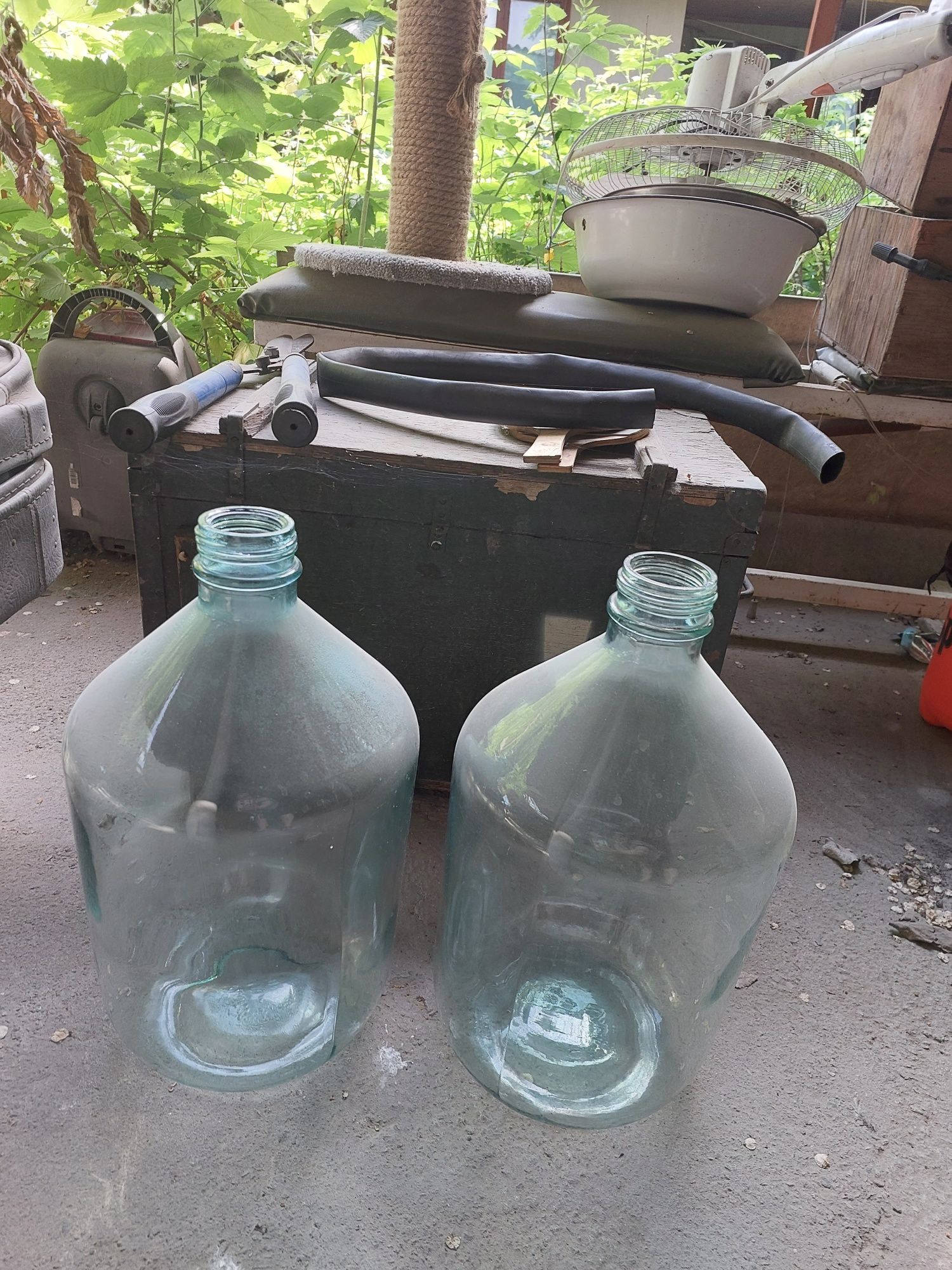 Продам бутыли 10 литров,