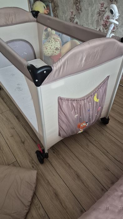 Продавам нова сгъваема кошара Juiu Sleepy baby, с 2 нива.Swieet Dreams