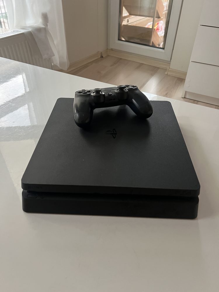 Playstation 4 Slim 1TB