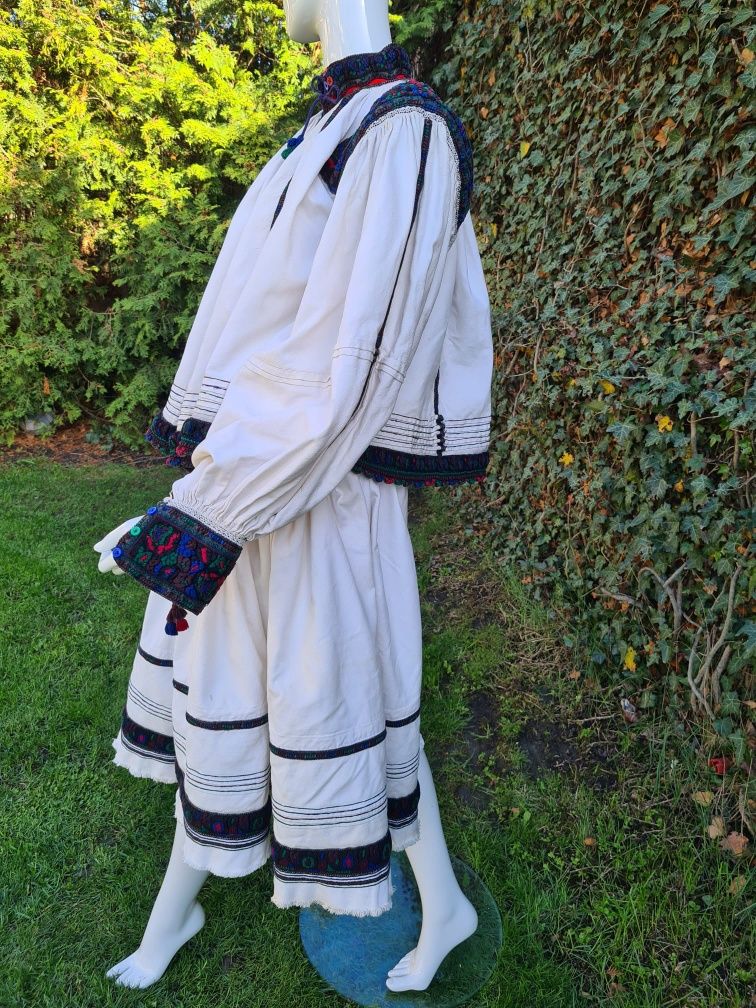 Costum traditional deosebit vechi Oas barbati
