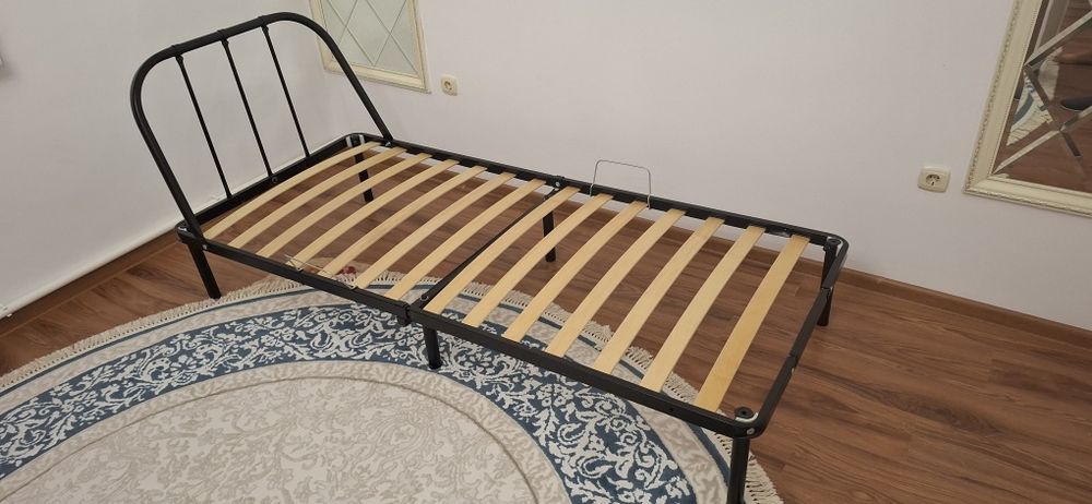 Продается кровать с матрасом