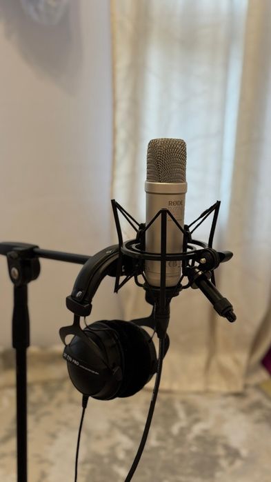 Микрафон Rode NT1 5th,звуковая карта volt 2.76,наушник dt 770 pro