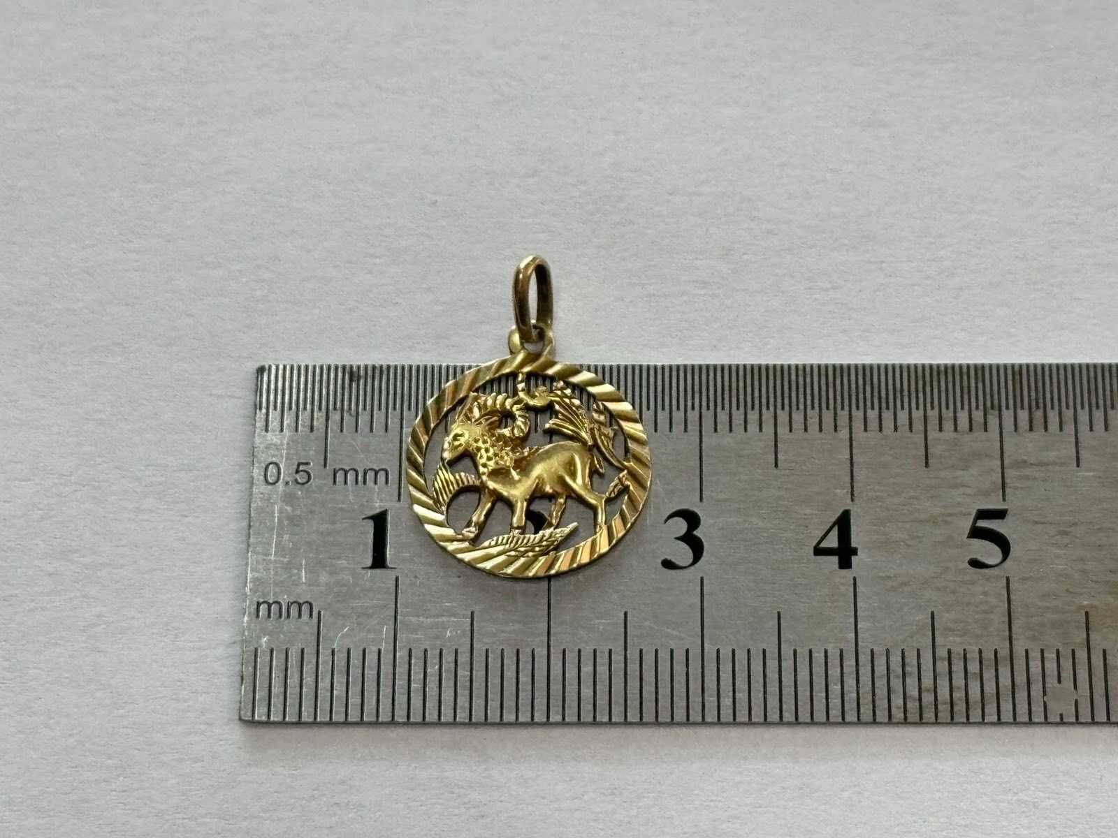 Златно медальонче 14К (0.96 гр) - Зодия Козирог