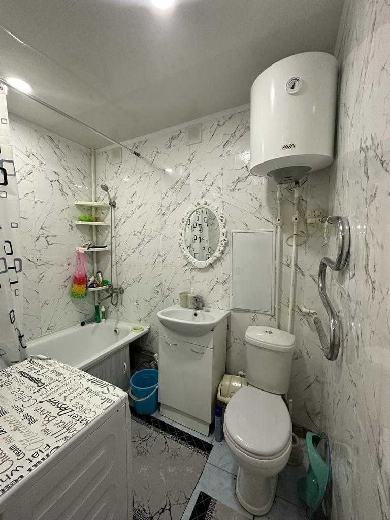 Продам 3 комн в свечке на 6 микрорайоне.