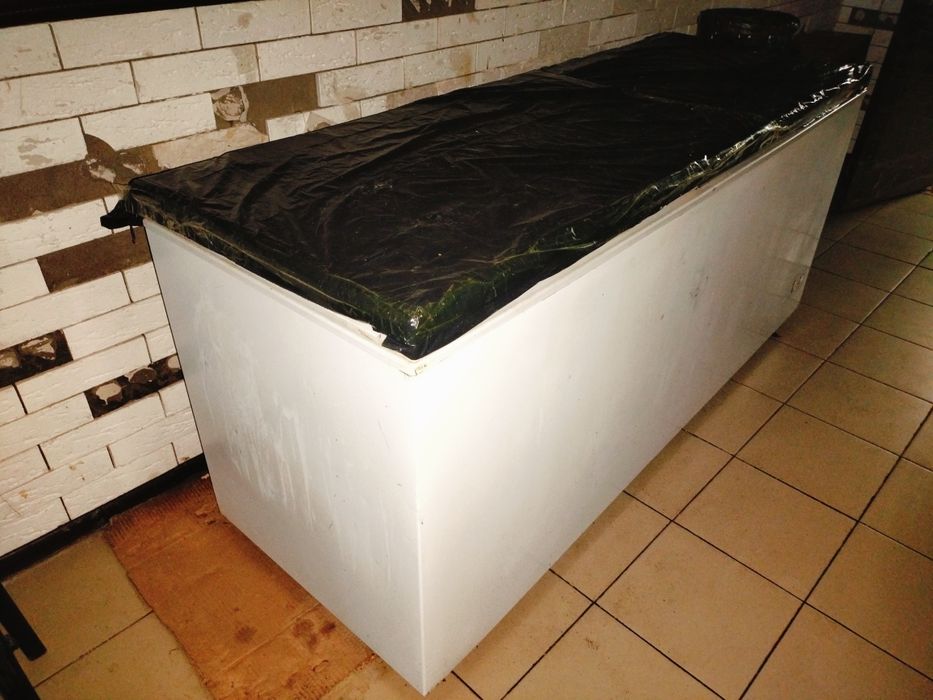 Продам морозилку  530л