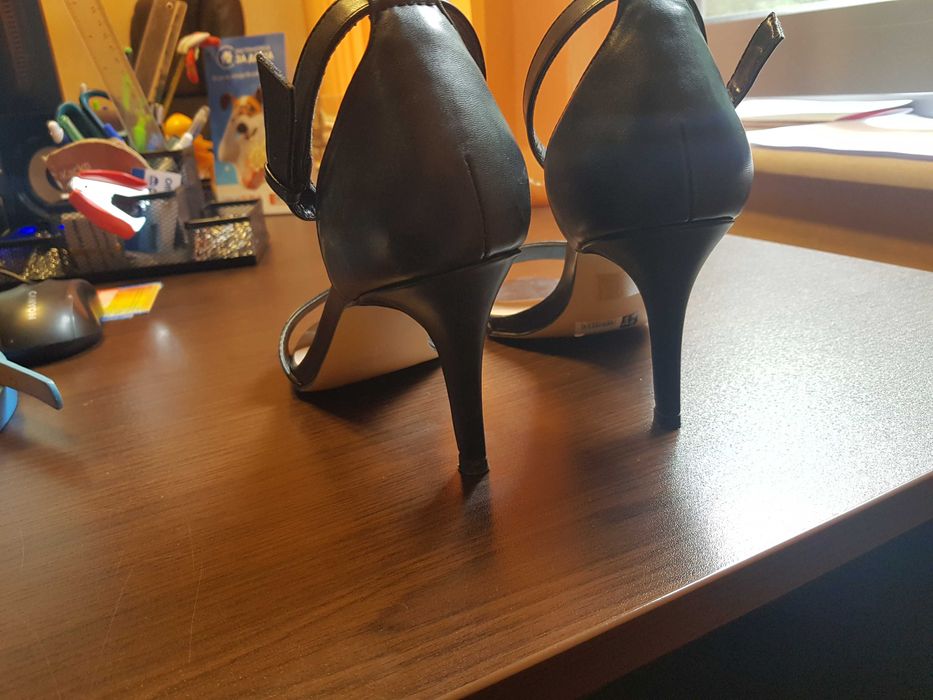 Дамски Сандали Бата