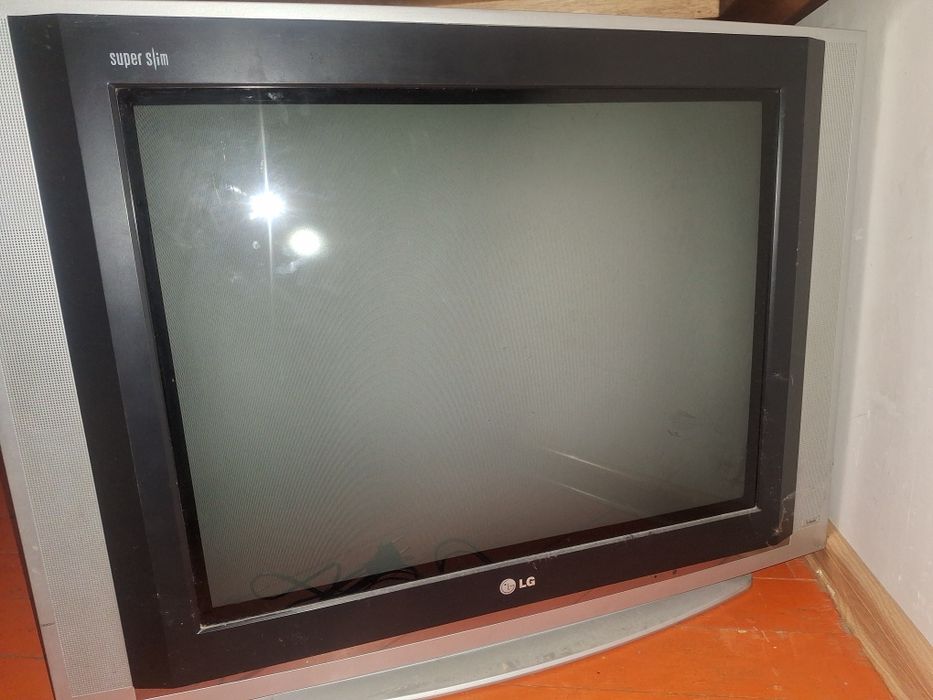 ..LG телевизор..