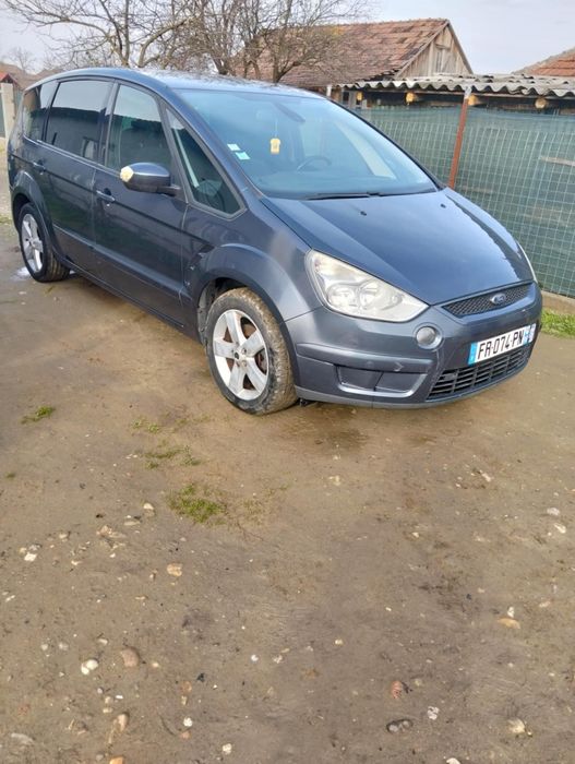 Vând Ford Galaxy s max