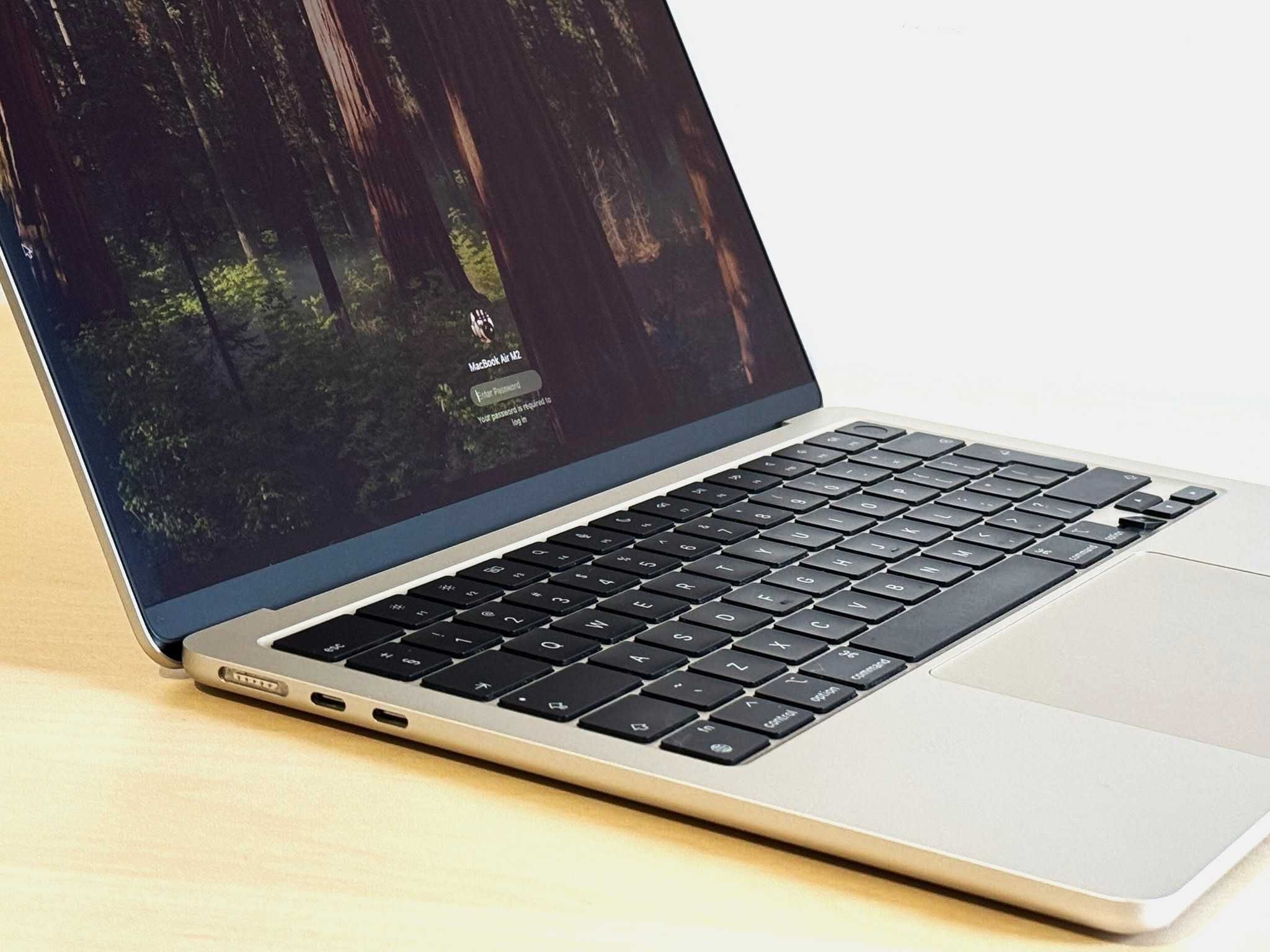 Бартер! Macbook Air M2 2022 / 256+8GB.