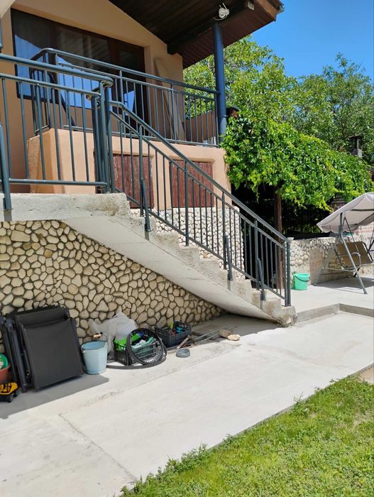 Монтаж на алуминиеви парапети