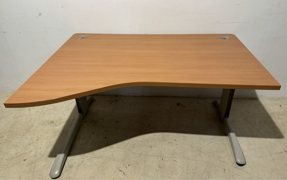 2 Buc. Birou de Colț Steelcase 140 cm; Masă de Lucru Structură Metal