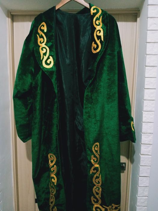 Продается Кажекей и шапаны.