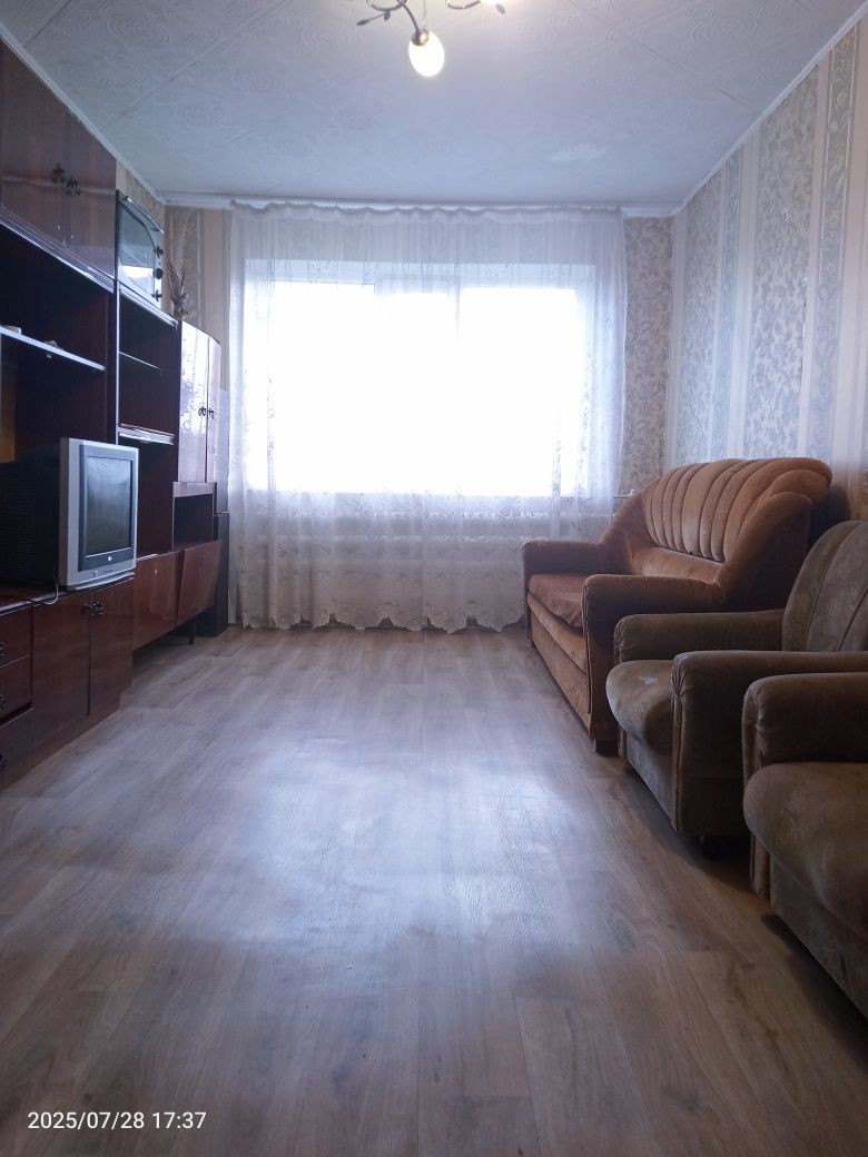 Сдаю -2-х.ком.кв. 6 мкр.