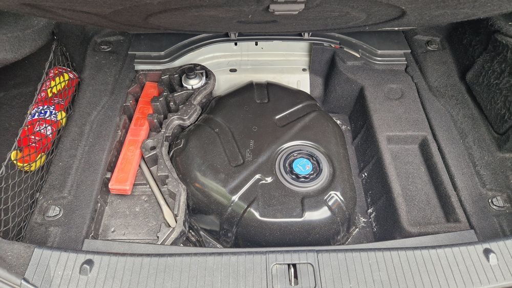 Mercedes Benz E 220, impecabil