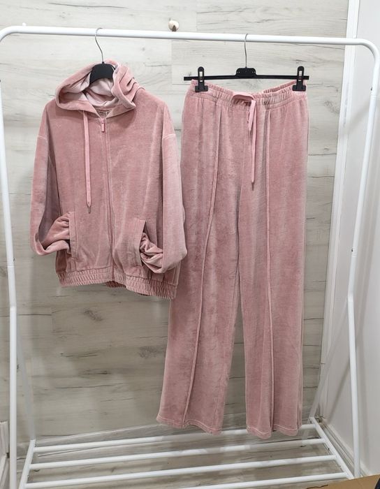 Дамски спортни екипи