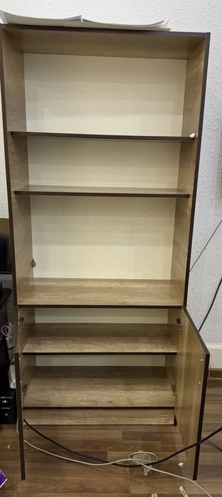 Stol stul va shkaflar ofis uchun