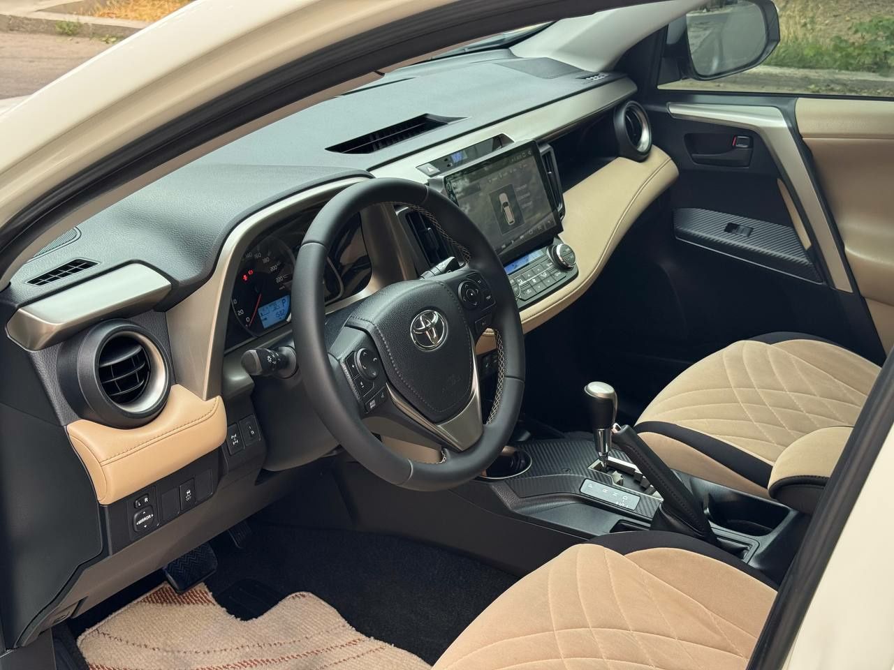 Tayota Rav4 2013 tozza Srochna sotiladi!!!