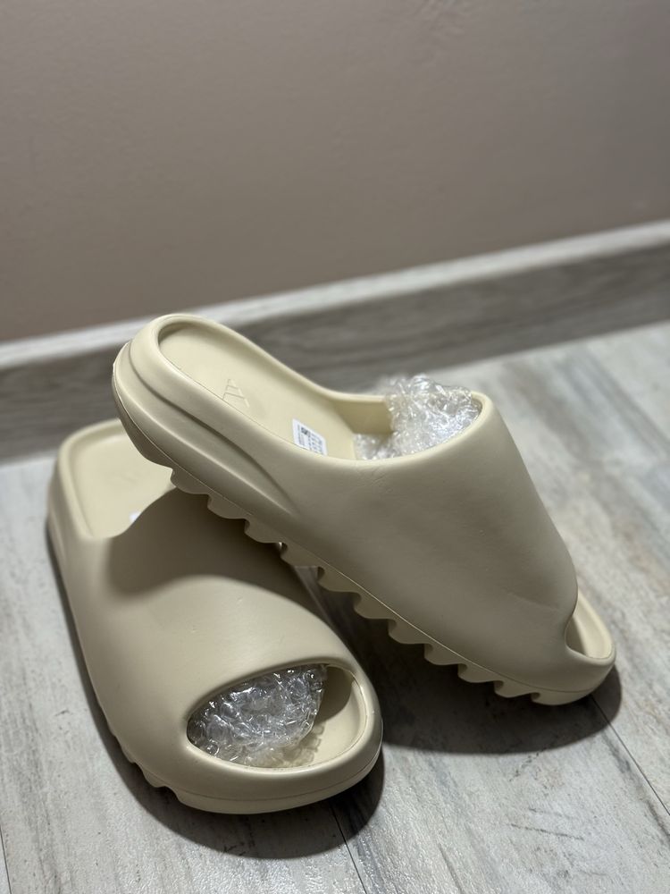 Adidas Yeezy slides