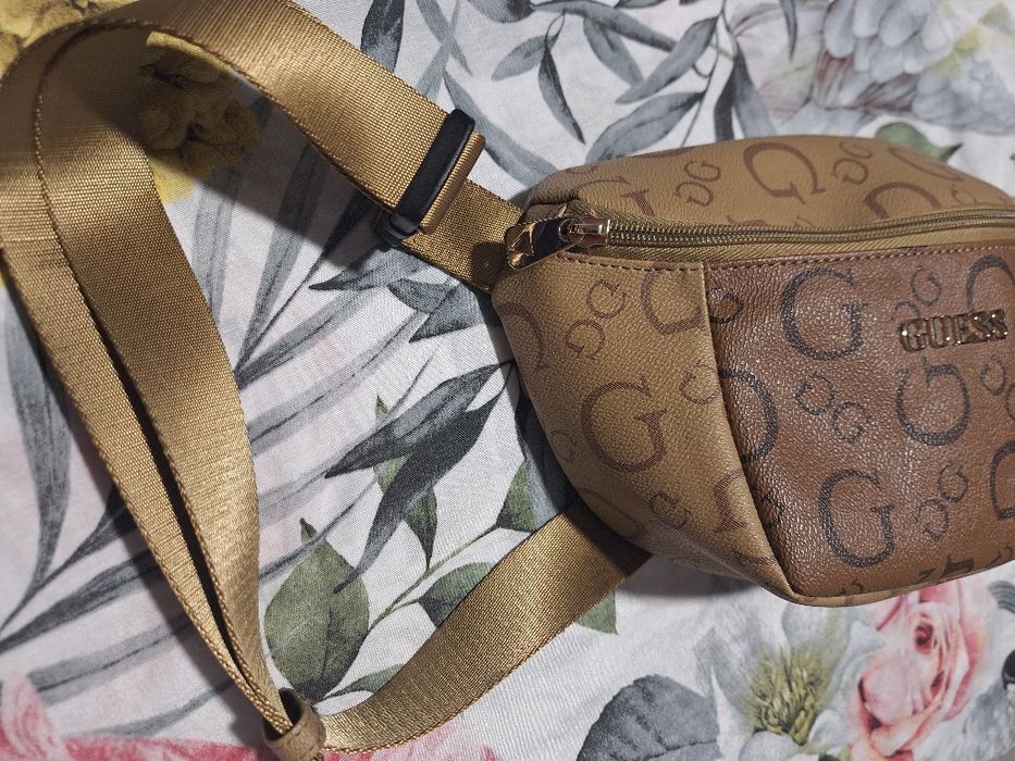 Чантичка Guess нова