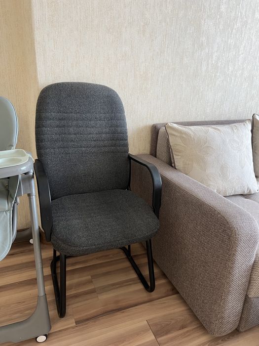 Продаю офисное кресло