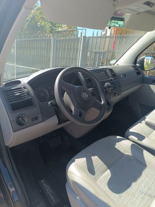 Vând Vw Transpoter 2.0tdi 140cp 9 locuri DSG 7trepte 2011