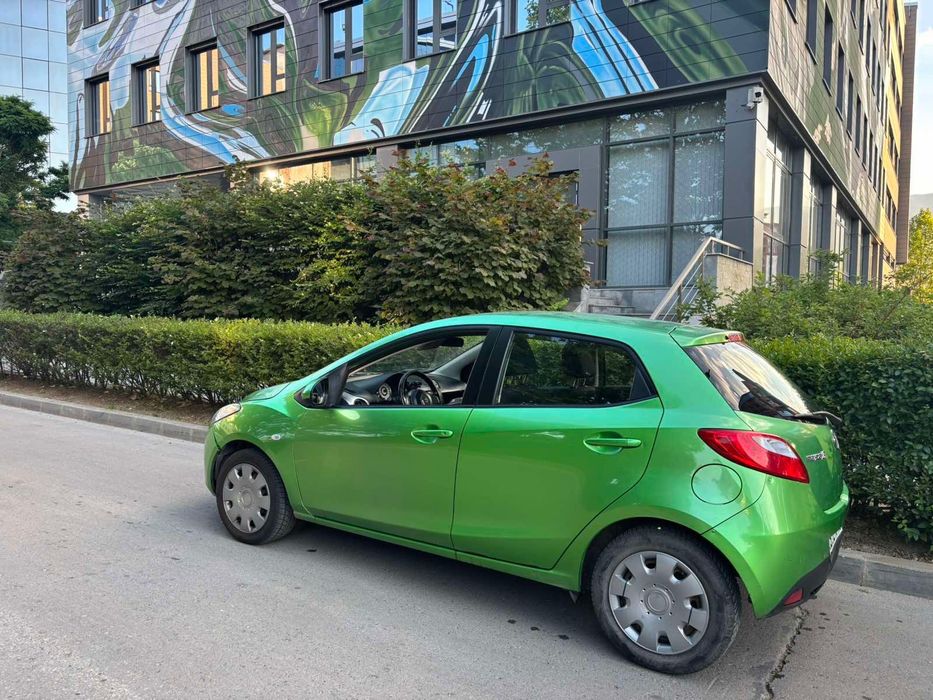 Mazda 2 година 2008 на 165 000 реални