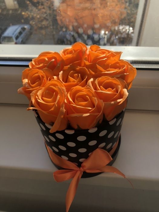 Cutie cu trandafiri de sapun 50 lei