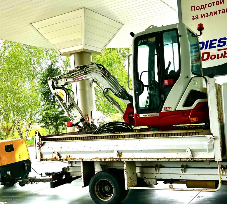 Услуги с Мини Багер 2.5т и Самосвал гр София и околните села