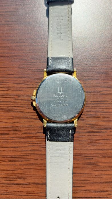 Ceas Bulova, Auriu