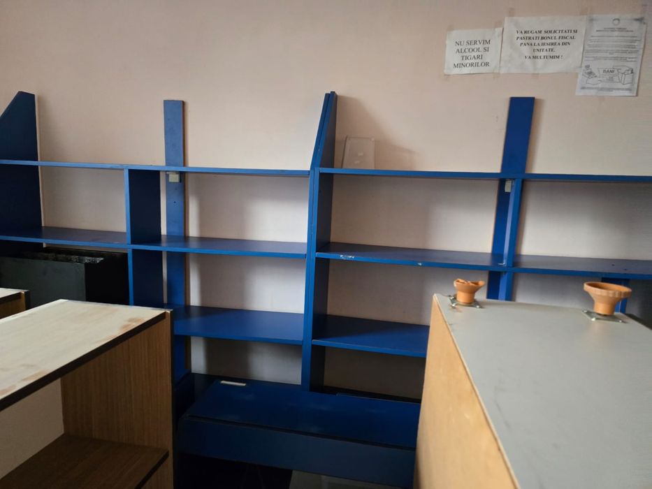 Vand diverse tipuri de mobilier